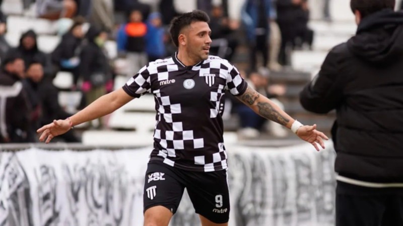 Un Tanque le dio el triunfo al Lobo: Gimnasia y Esgrima 1-Chaco For Ever 0